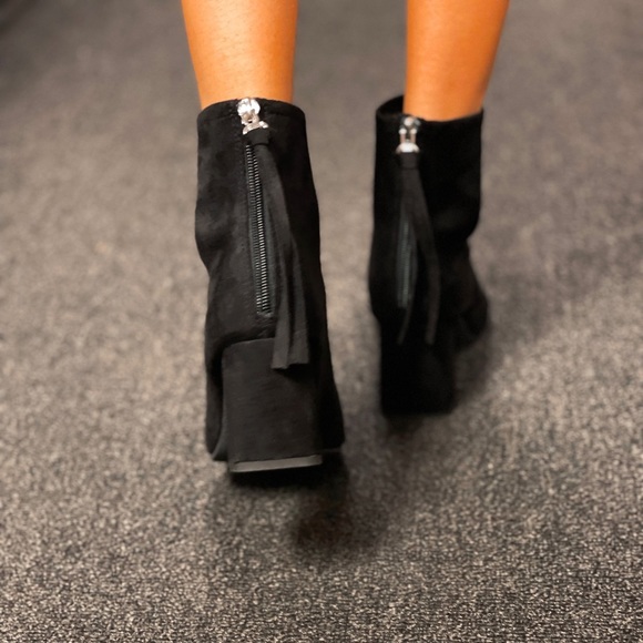 Black square toe faux suede chunky heel ankle bootie - Picture 8 of 8